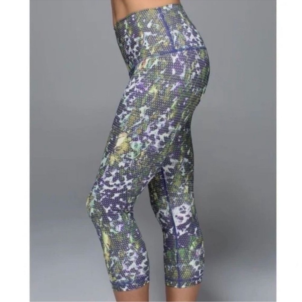 Lululemon Wunder Under Floral Crop Legging - Picture 5 of 6